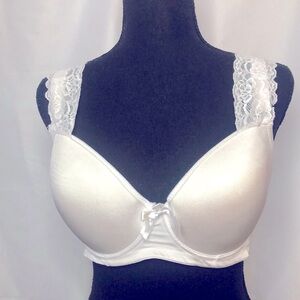 ANGELINA white padded bra. Size 34 DD. Adjustable straps and underwire.